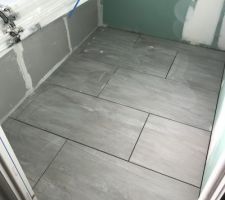 Salle de bain - la faïence est prévue ce week end