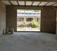 Espace salon/salle a manger..vu depuis le salon ..