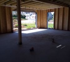 Vu de l intérieur et sur  la baie vitrée