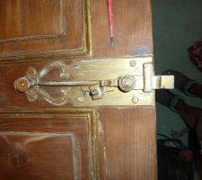 Poign&eacute;e porte