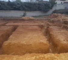 R&eacute;alisation des fouilles &agrave; la profondeur indiqu&eacute;e par l'&eacute;tude de sol.