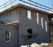 Coffrage des casquettes de toit et corniches