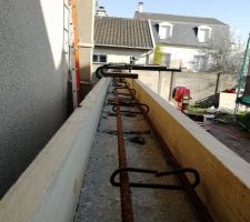 Chainage horizontal! Parfait pour faire l'arase et tenir tout le mur en place !