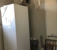 Un peu de détail -  Le bloc intérieur de la pompe à chaleur Daikin