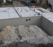 Le futur plancher du RDC (poutrelles + hourdis)