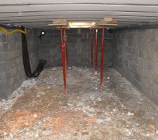Intérieur du vide sanitaire (Trappe dans garage)
