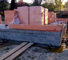 Début du montage des murs