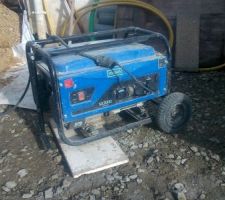 Groupe électrogène de 2700 w pour faire tout le chantier