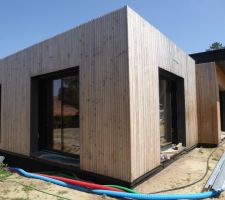 Vue sud ouest du bardage bois Douglas
