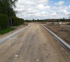 Bordurage en cours sur le lotissement