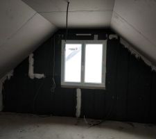 Isolation en cours - 1ère passe mur chambre au dessus garage
