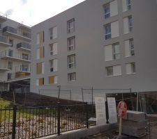 Il manque encore quelques volets coulissant au batiment 2