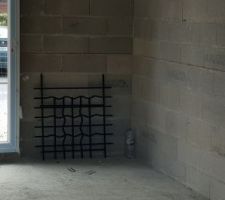 Garde corps pour les fenêtres du haut... en cours d'installation