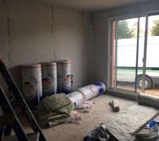Pose des cloisons de distribution. Vue de la chambre parentale