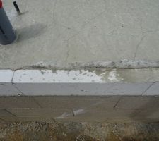 Béton qui fait des bourrelets mais sans dépasser cette fois.