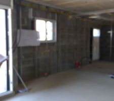 Réunion de chantier avec chef de chantier et début des travaux interieurs