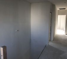Les murs sont enduits