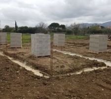 Livraison des parpaings pour la dalle