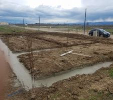 Les fondations (avec le doigt sur l'objectif) et ma femme