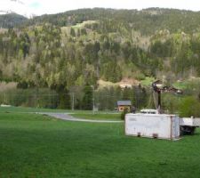 Arrivée du container sur le terrain.