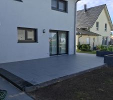 Terrasse réalisée par le paysagiste Julien Feyertag à Bischwiller