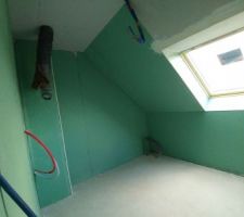 Salle de bain en haut en finition..