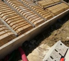 Tuyaux et ferraille mis en place