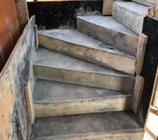 Escalier brut
