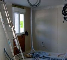 Installation  du placoplâtre en cours