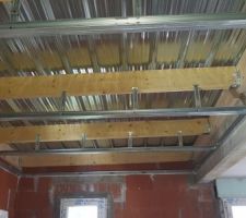 Isolation plafons sous le toit plat - buanderie