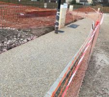 Le béton lavé en cours de réalisation