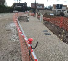 Le béton lavé en cours de réalisation