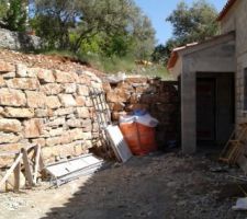 Enrochement c&ocirc;t&eacute; parking