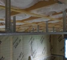Pose des suspentes et fourrures du plafond