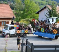 Carnaval devant notre portail