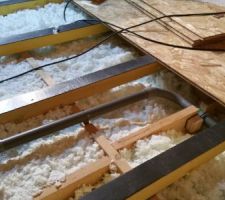 Réalisation du plancher de l'étage.
Réalisation de l'évacuation de la future douche