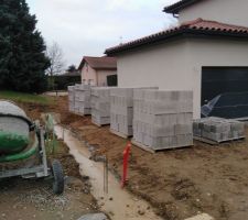 Construction du mur de clôture