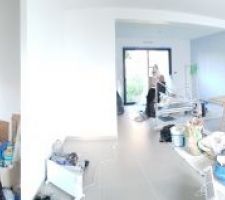 Peinture du rez-de-chauss&eacute;e termin&eacute;e (sauf 1 mur dans les wc)