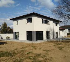 Façades sud et ouest avant aménagement jardin