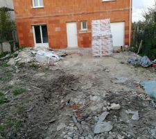 3 semaines sans que rien ne se passe, même l'entretien du chantier semble optionnel pour eux