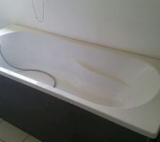 Baignoire salle de bain de base Delias 4.134 Maisons Pierre Gamme Confort