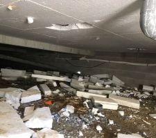 Vide sanitaire, toujours souillé de déchets en tout genre après réception