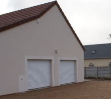 Les deux portes que Leroy Merlin refuse d'assurer la garantie.