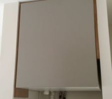 Niche pour le chauffe eau instantané, cuisine d'été : mise en place du meuble haut.