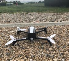 Le fameux drone ! Nous en avons fait l'acquisition afin d'immortaliser de la meilleure des manires cette construction ! 
<br />
Il n'attend plus que le constructeur 