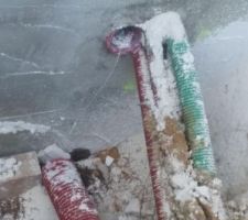 Merci a l'entreprise de ravalement pour avoir cassé le fourreau , 
le CDC a été informé de ce problème sans aucune réponse !!!
L'huissier va avoir du travail.