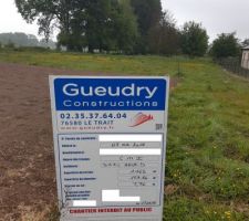 Le permis de construire à été accepté le 07/05/2018, pose faite sur le terrain =)