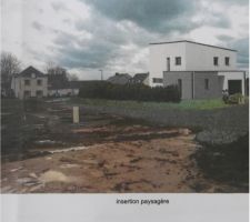 Un bon petit montage pour avoir une idée de la maison implantée dans le paysage :)