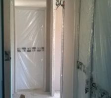 Cloisons étage, vue du couloir