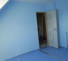 Chambre 2 : peinture faite + sous-couche sol pos&eacute;e